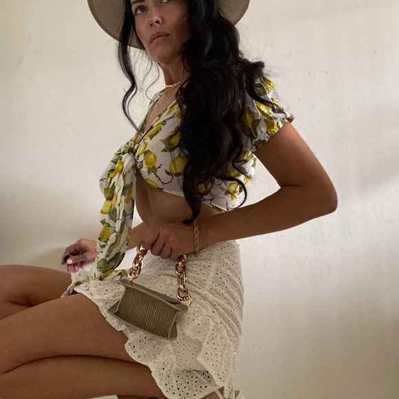 ABOUT ME - Picture 4 of 11